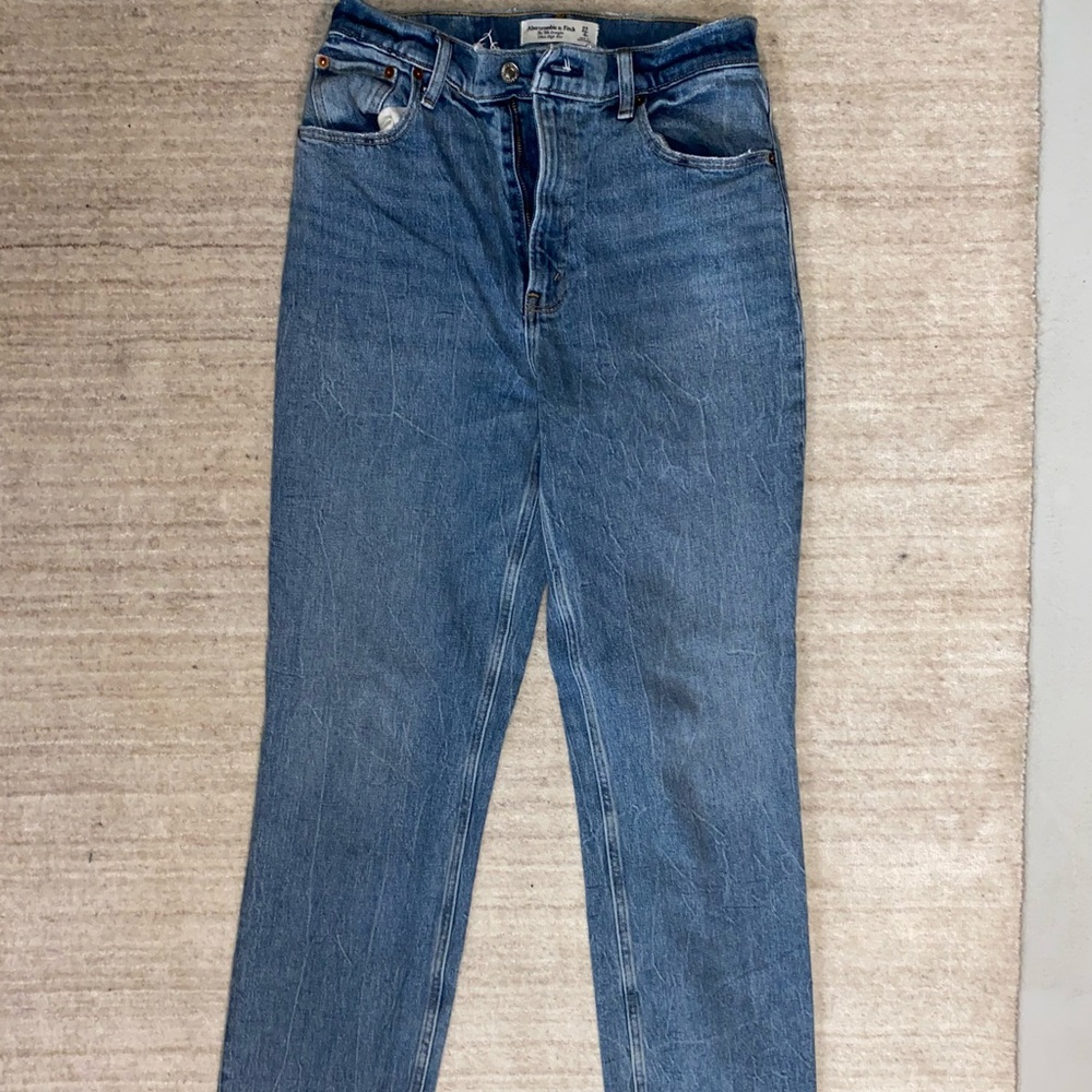 Abercrombie 90’s ultra high rise straight jeans size 27 length 4L
